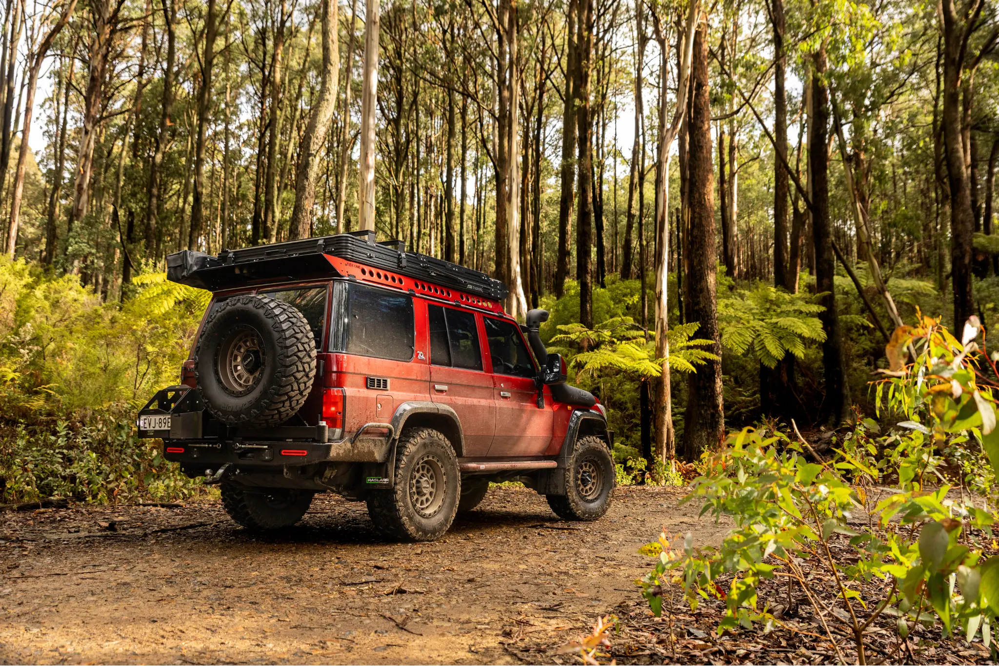 lc76 off road tyres horizontal